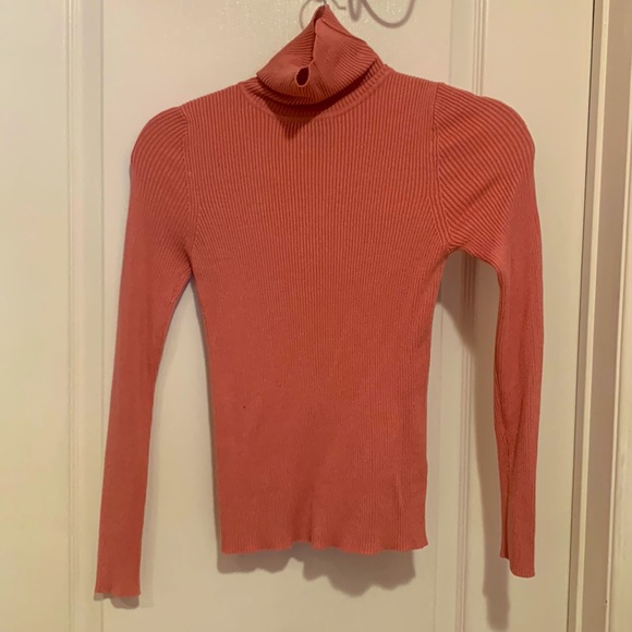 Urban Behaviour Turtlenecks - Picture 1 of 4